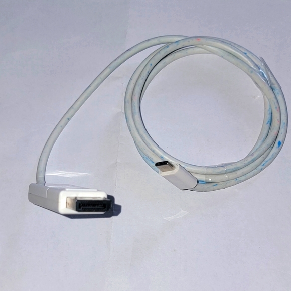 J5 Create - USB-C® to 4K DisplayPort™ Cable - Picture 8 of 10